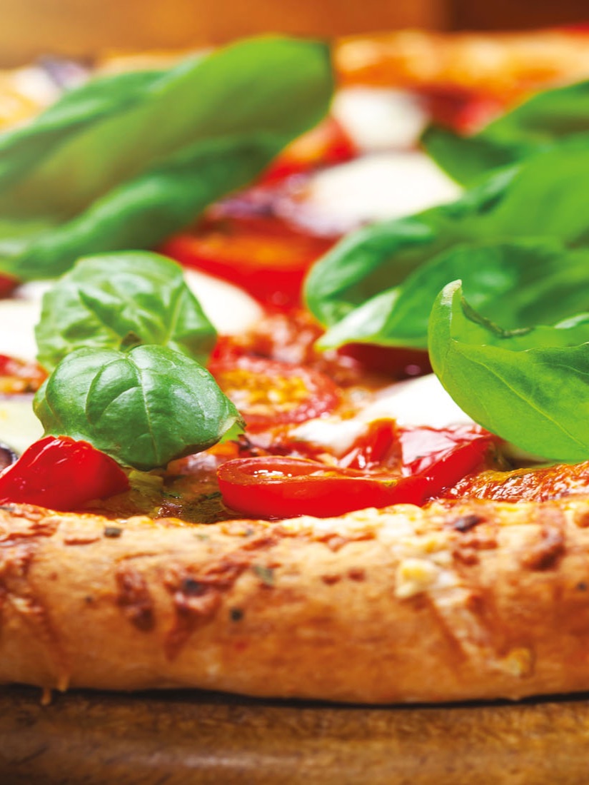 Pizza dal forno a legna